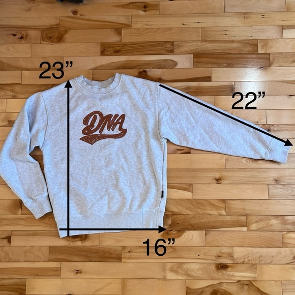 Varsity Grey T-shirt from BTS - Picture 7 of 9